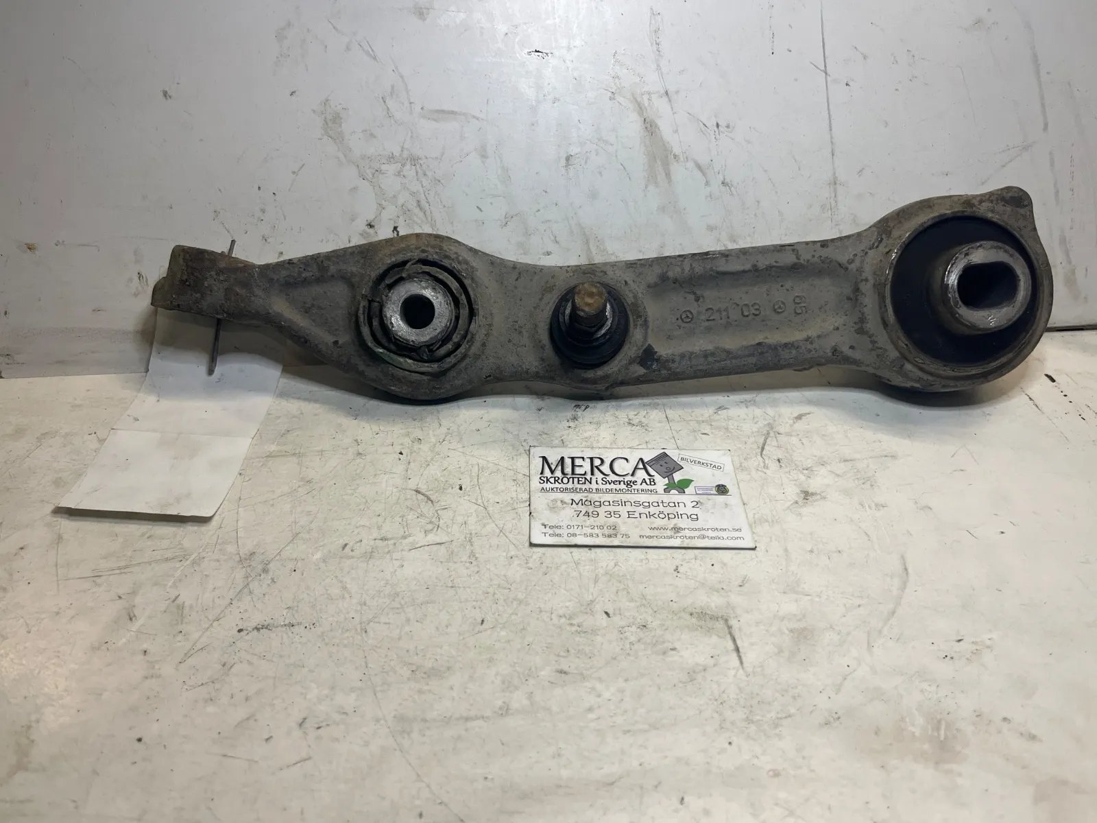 Mercedes-Benz E-klass W211 Bärarm fram undre höger