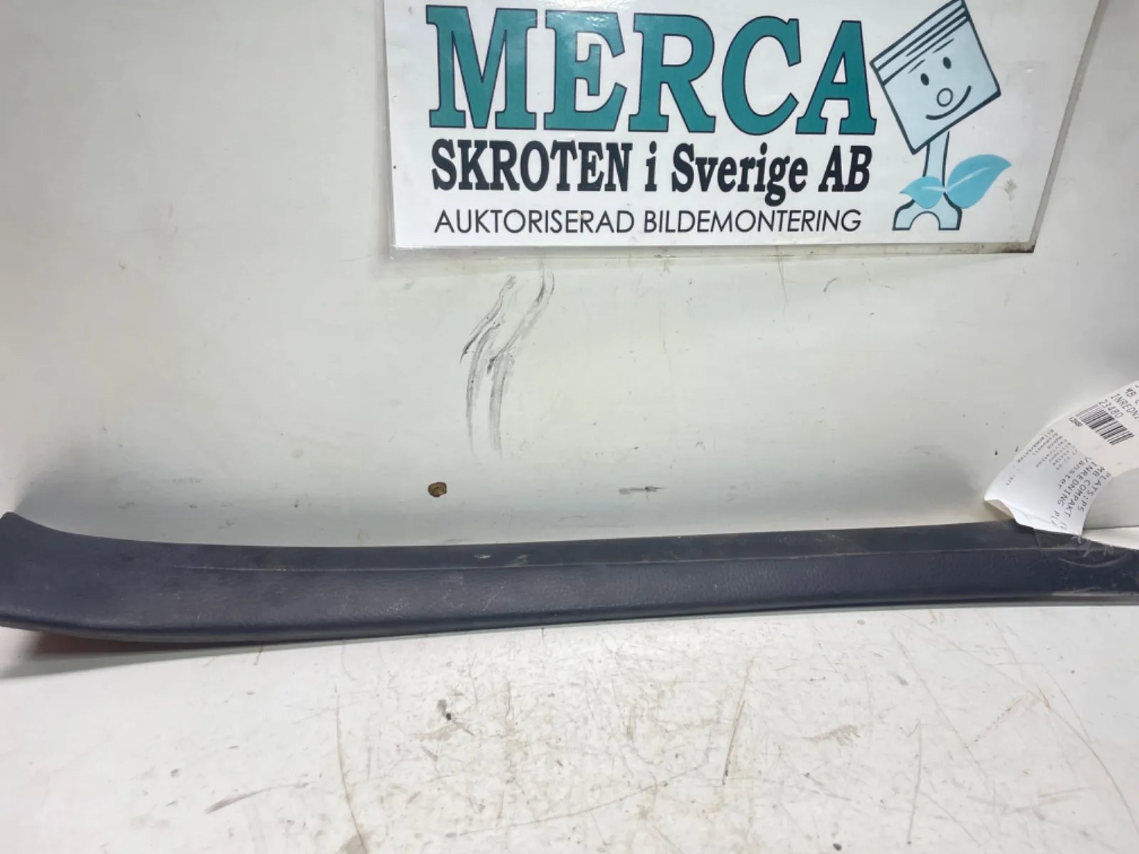 Mercedes-Benz Compakt W115 Inredning plastd.a/b/c stolpe