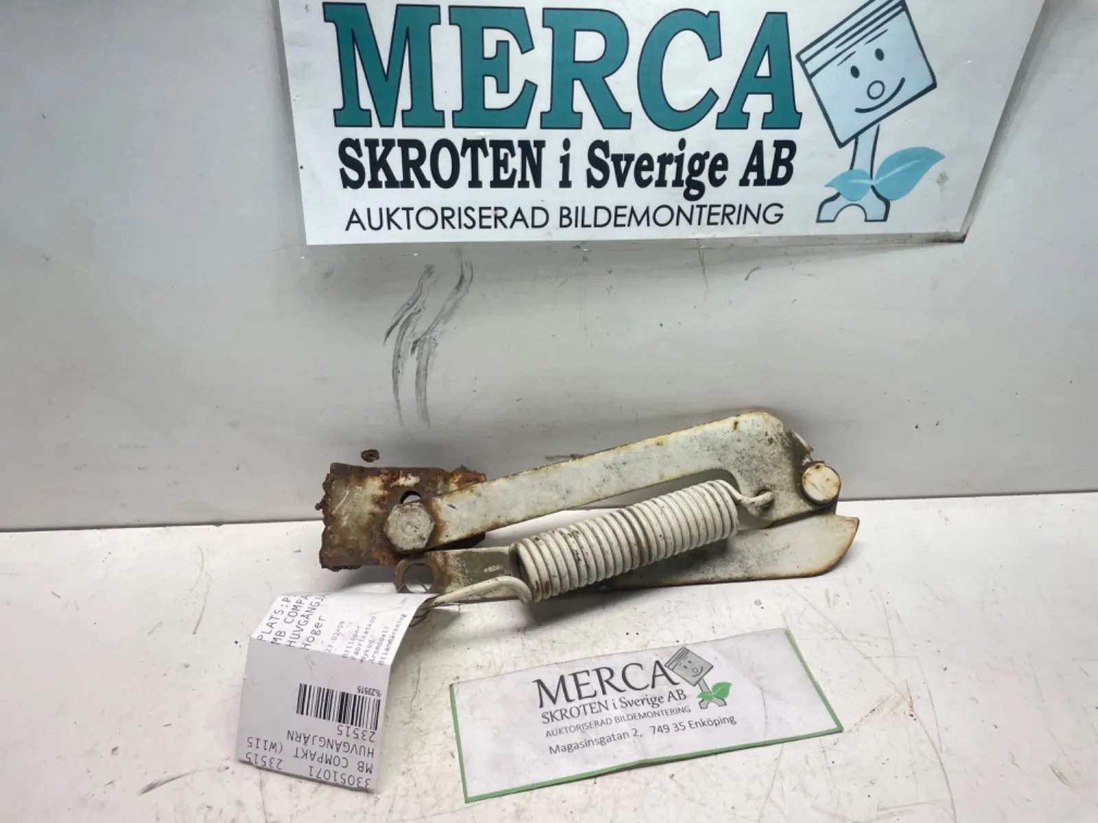 Mercedes-Benz Compakt W115 Huvgångjärn