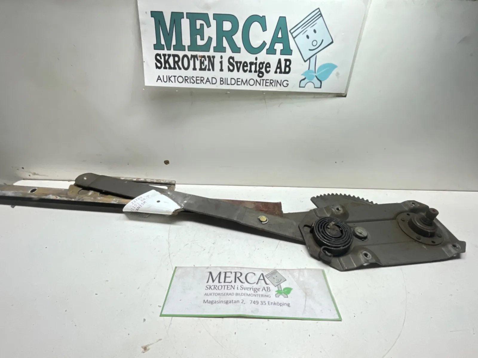 Mercedes-Benz Compakt W115 Fönsterhissmekanism