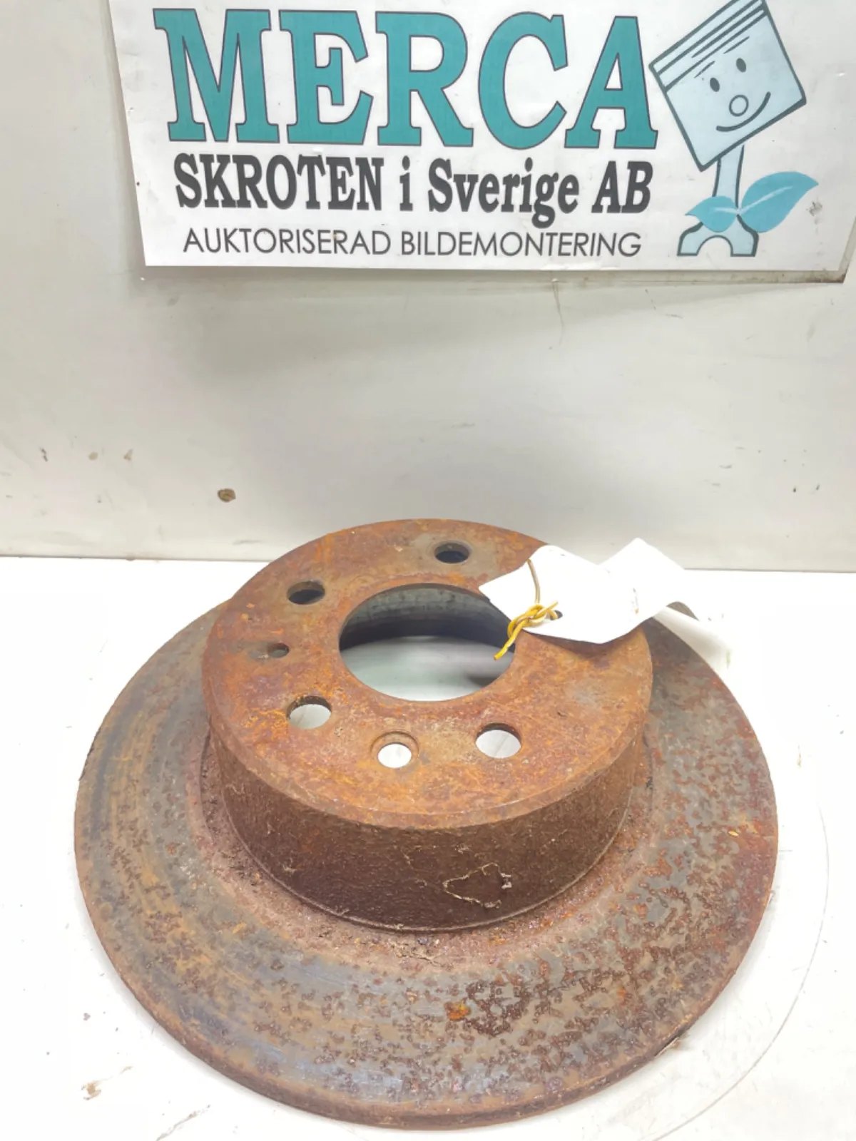 Mercedes-Benz Compakt W115 Bromsskiva bak