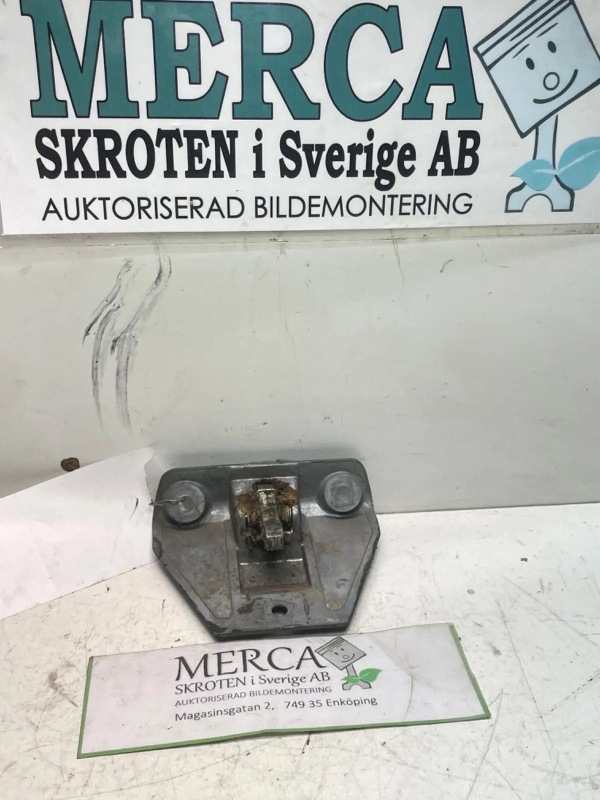Mercedes-Benz Compakt W115 Låskista baklucka