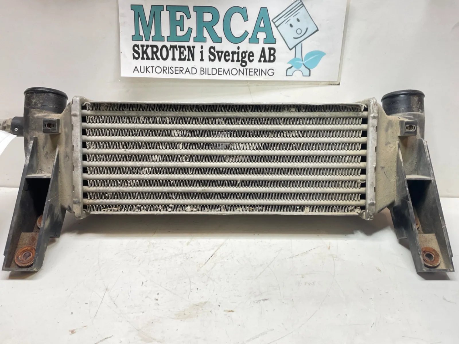 Ford Transit Connect Laddluft/intercooler kyl.