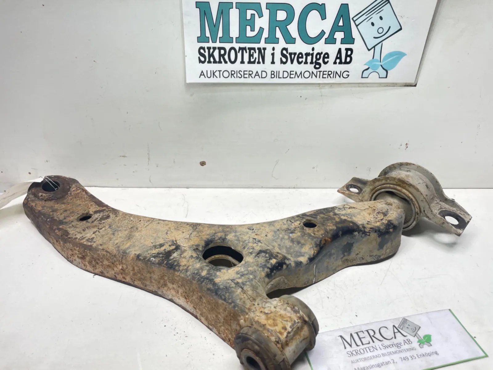 Ford Transit Connect Bärarm fram undre höger