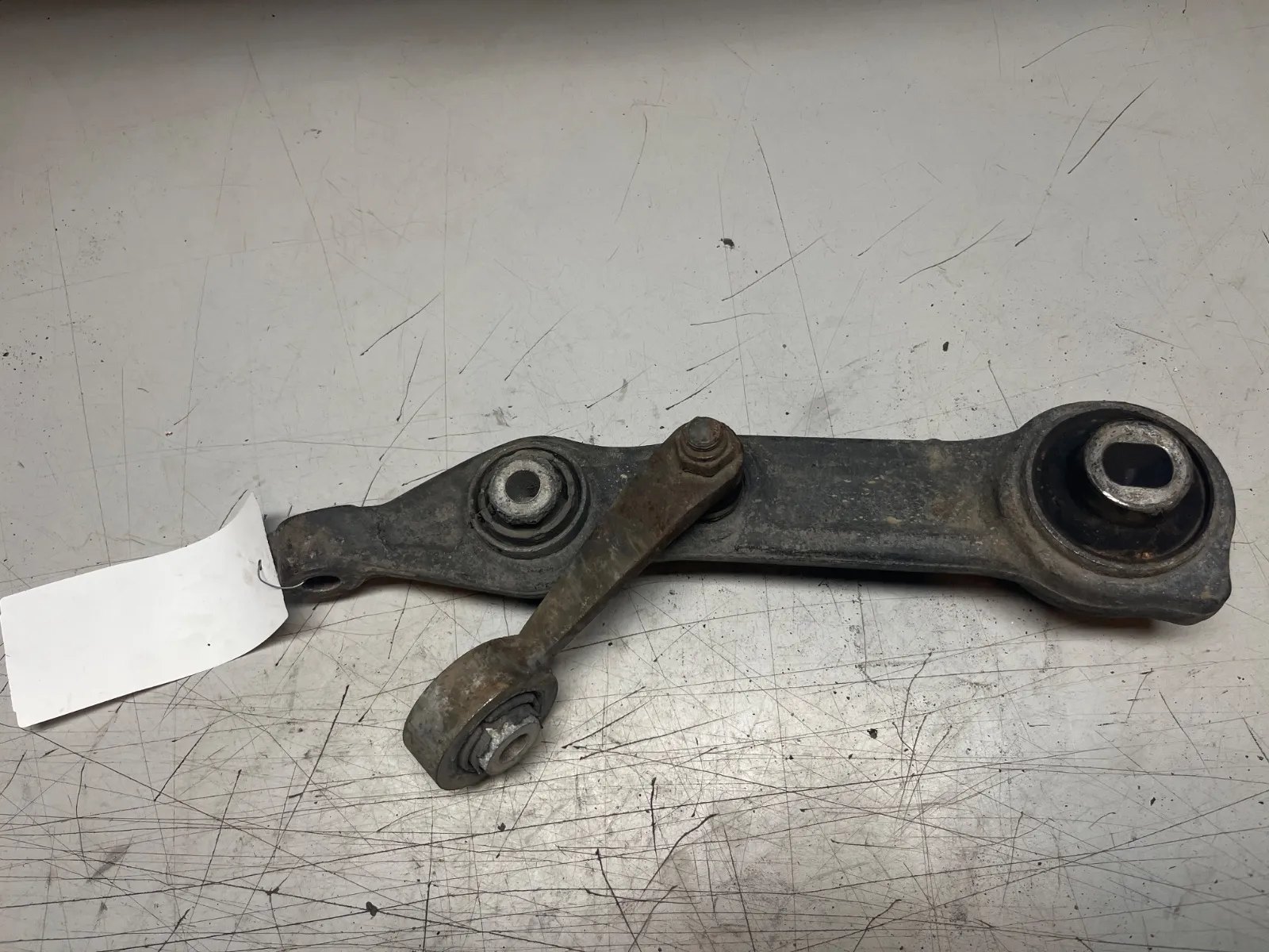 Mercedes-Benz E-klass W211 Bärarm fram undre vänster