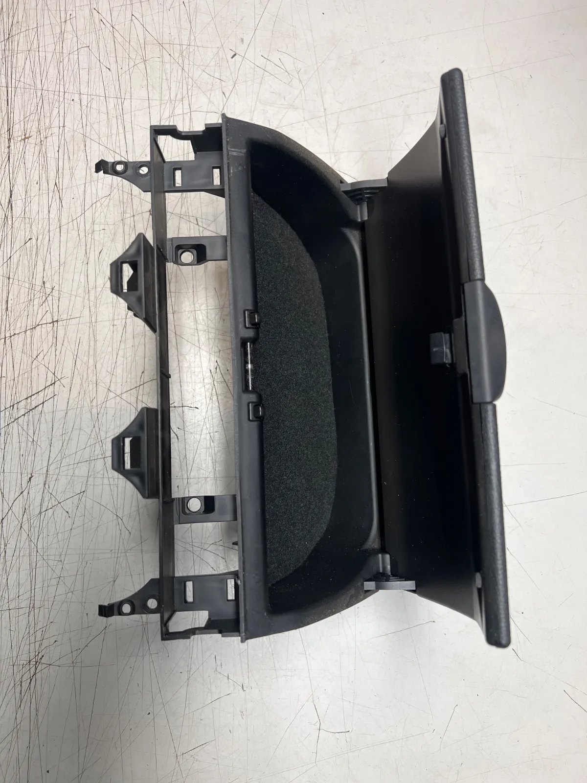 Mazda 6 Instrumentbräda förvaringsfack