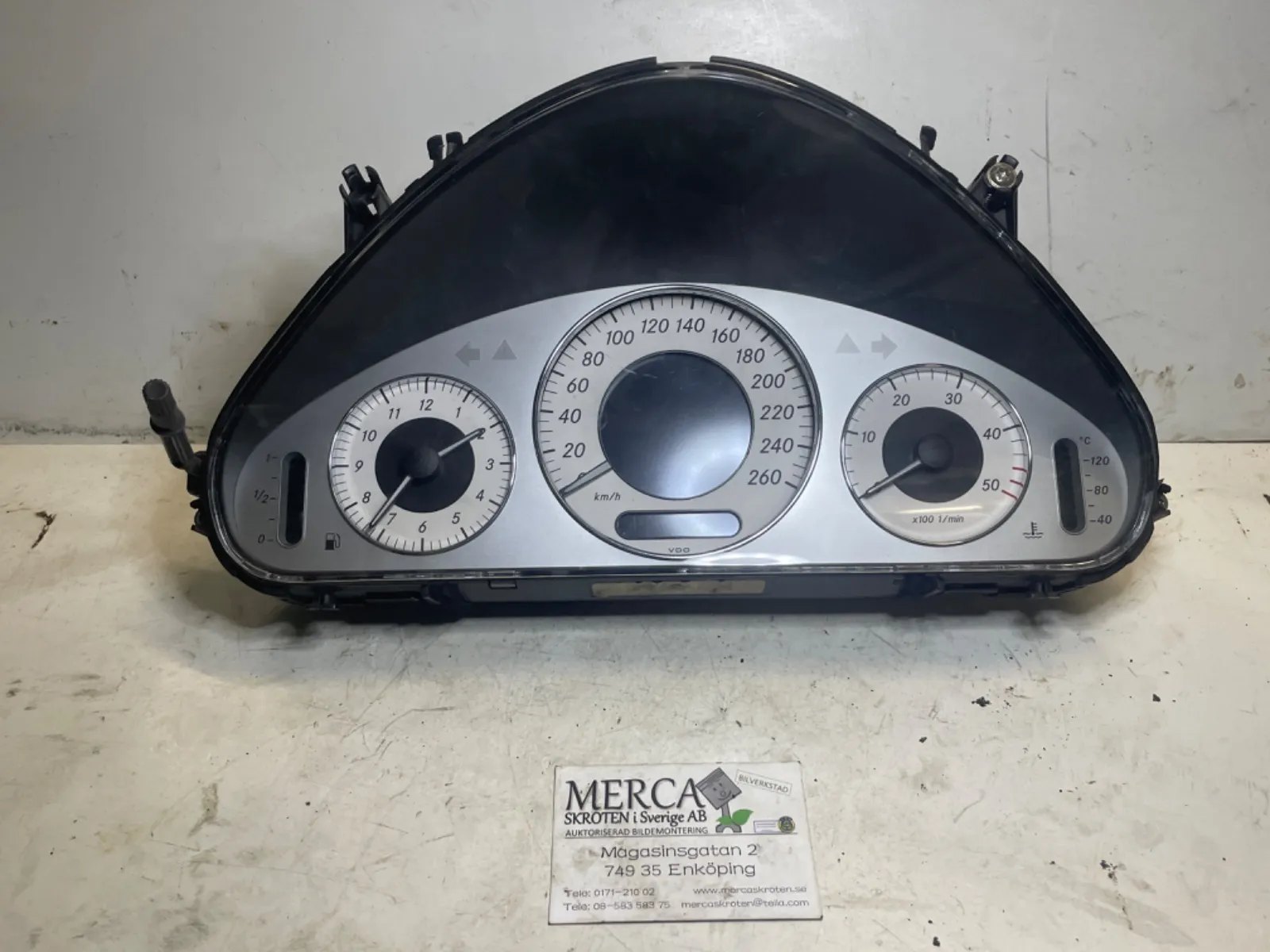 Mercedes-Benz E-klass W211 Instrument komplett mätarhus