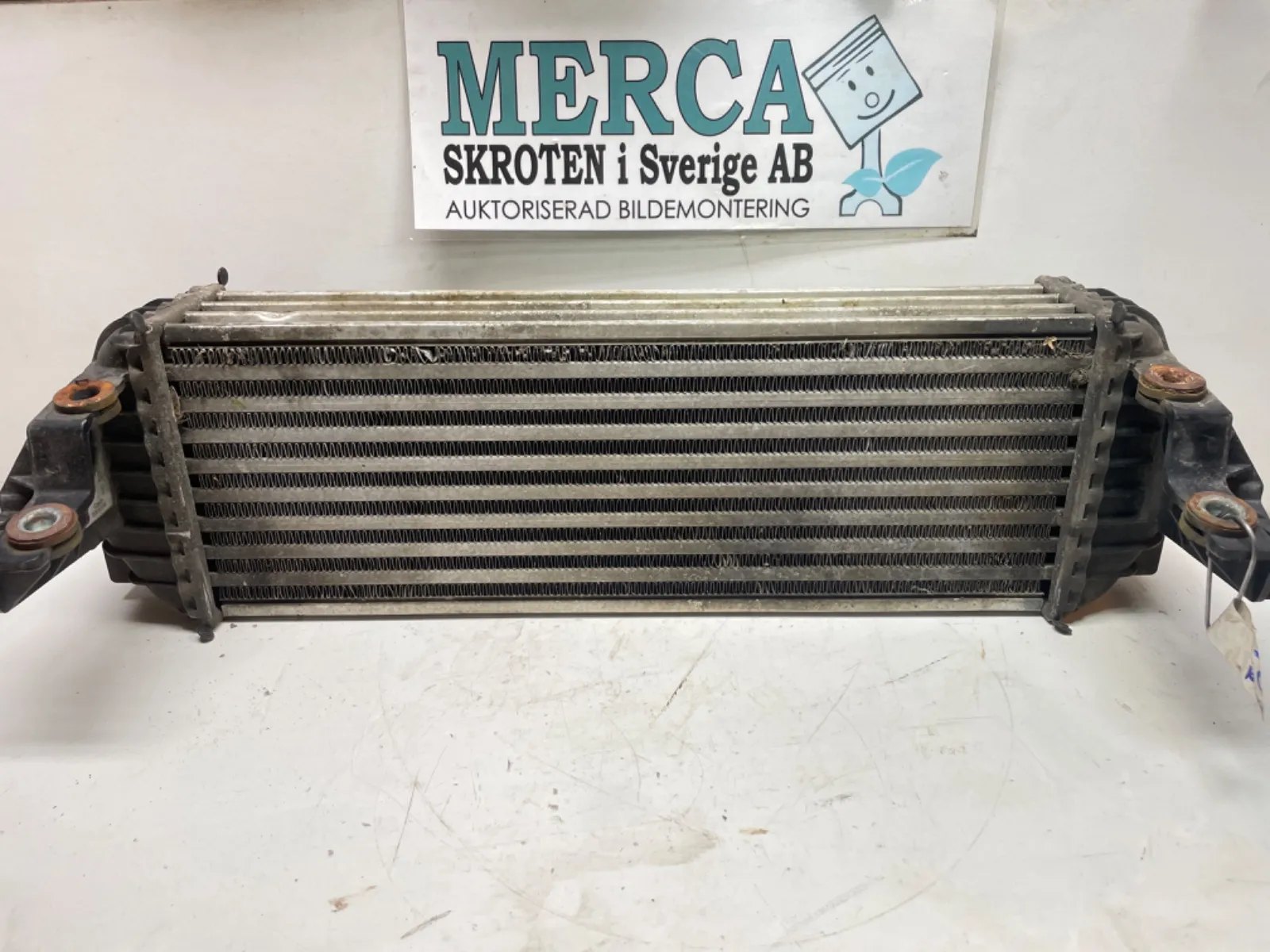 Ford Transit Connect Laddluft/intercooler kyl.