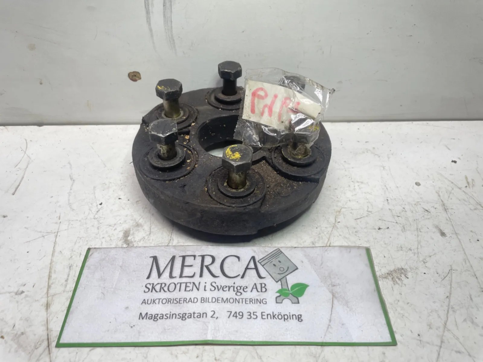 Mercedes-Benz Compakt W115 Mellanaxel gummiknut