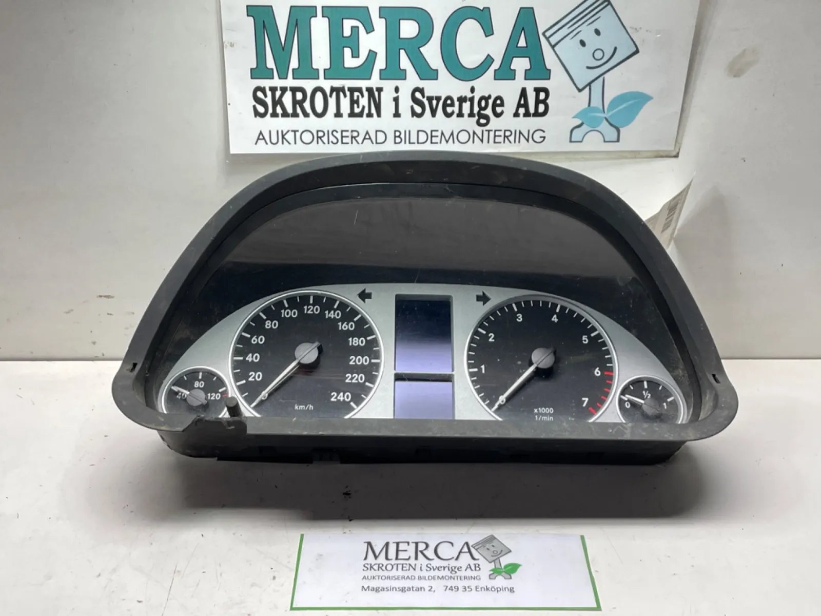 Mercedes-Benz B-klass W245 Instrument komplett mätarhus