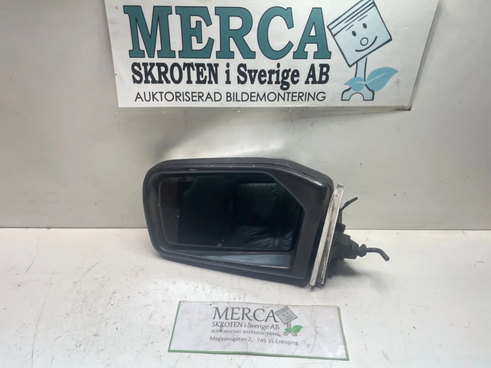 Mercedes-Benz Compakt W115 Spegel yttre justerbar vä vänster
