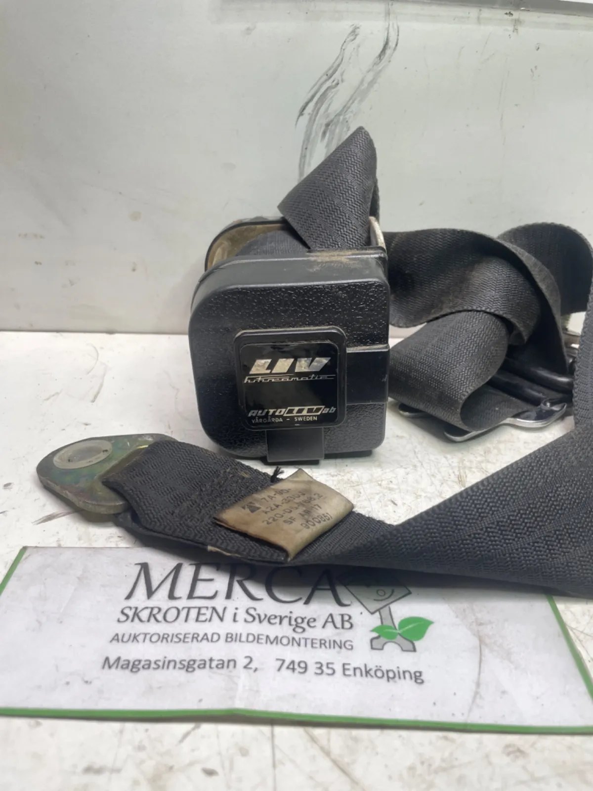 Mercedes-Benz Compakt W115 Säkerhetsbälte fram hö fram höger