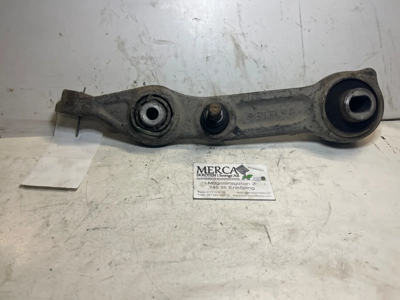 Mercedes-Benz E-klass W211 Bärarm fram undre höger