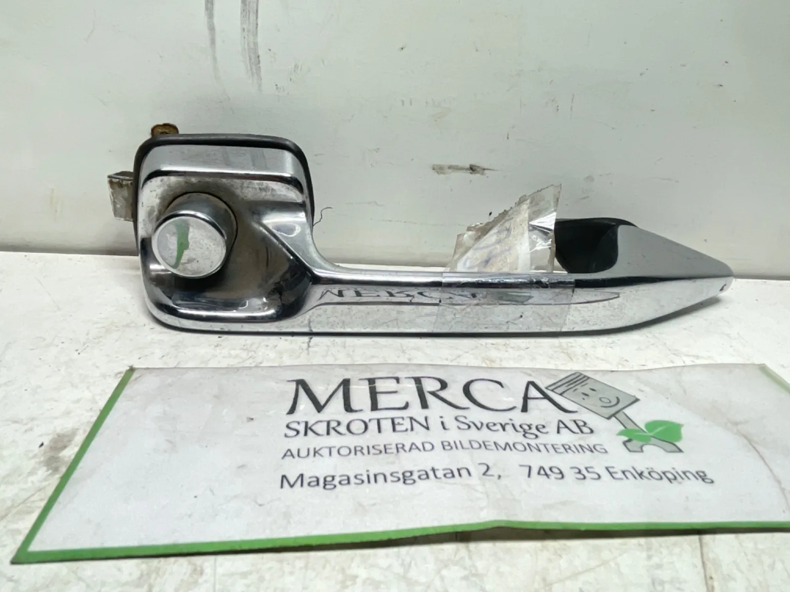 Mercedes-Benz Compakt W115 Dörrhandtag yttre vä vänster