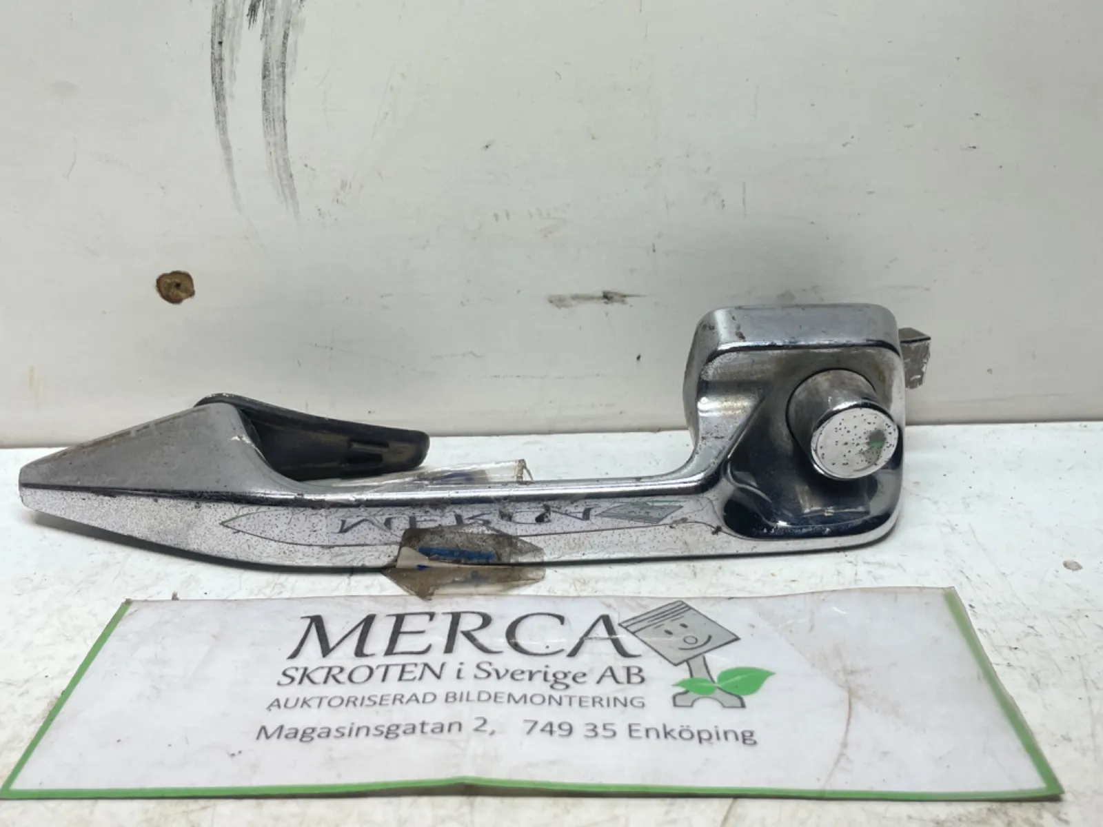 Mercedes-Benz Compakt W115 Dörrhandtag yttre hö höger