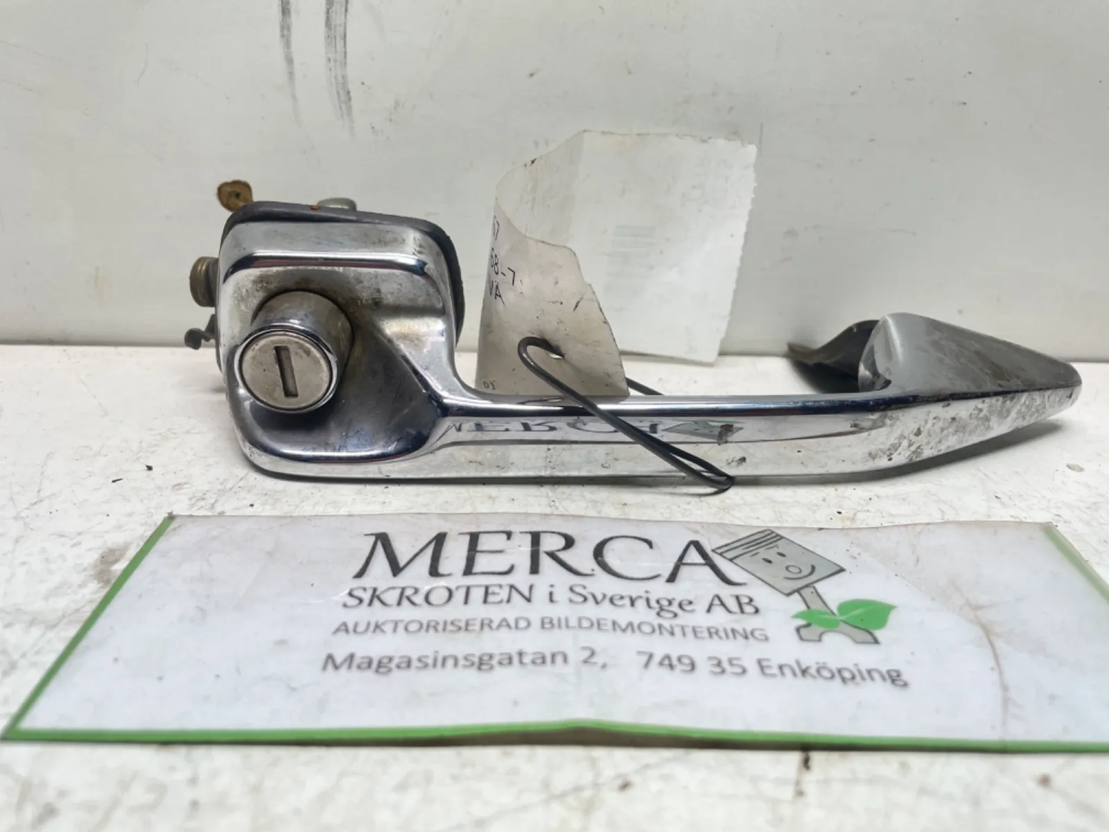 Mercedes-Benz Compakt W115 Dörrhandtag yttre vä vänster