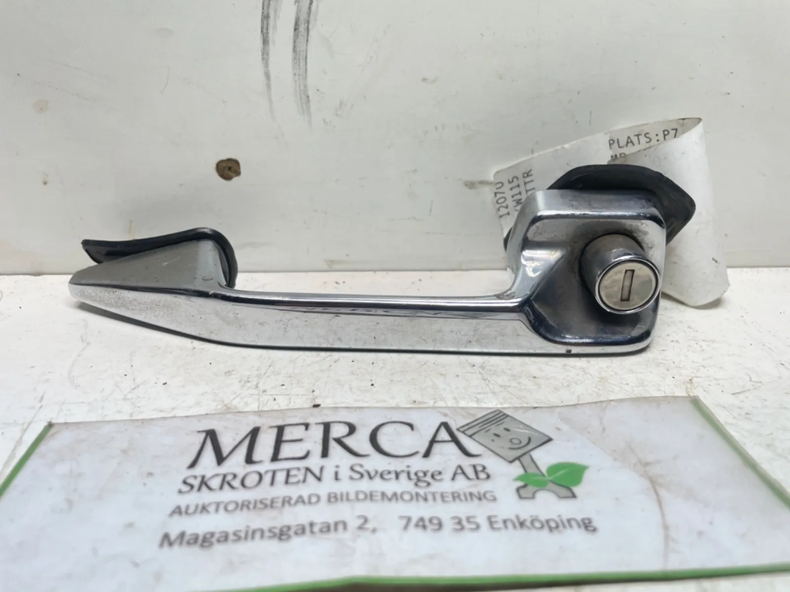 Mercedes-Benz Compakt W115 Dörrhandtag yttre hö höger