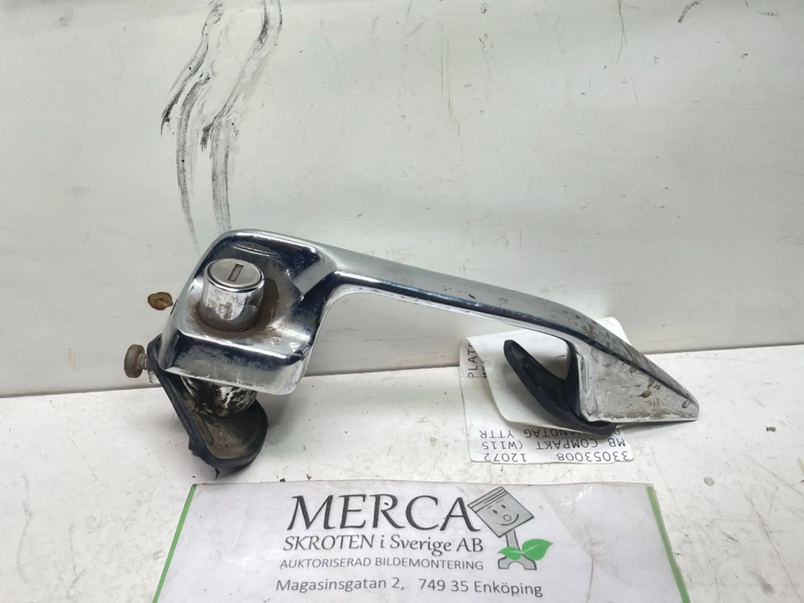 Mercedes-Benz Compakt W115 Dörrhandtag yttre hö höger