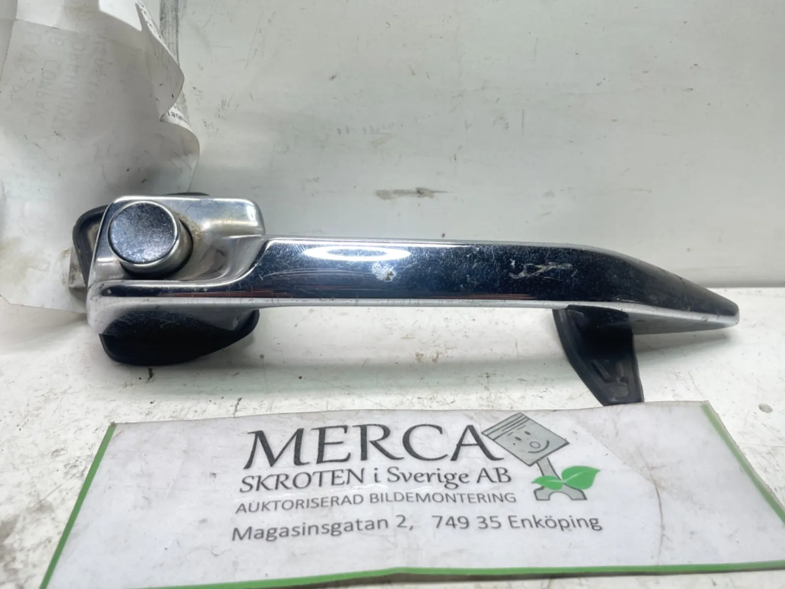 Mercedes-Benz Compakt W115 Dörrhandtag yttre vä vänster