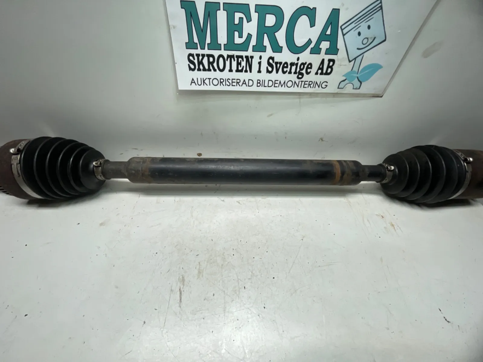 Mercedes-Benz ML 230-500 W163 Drivaxel fram vänster