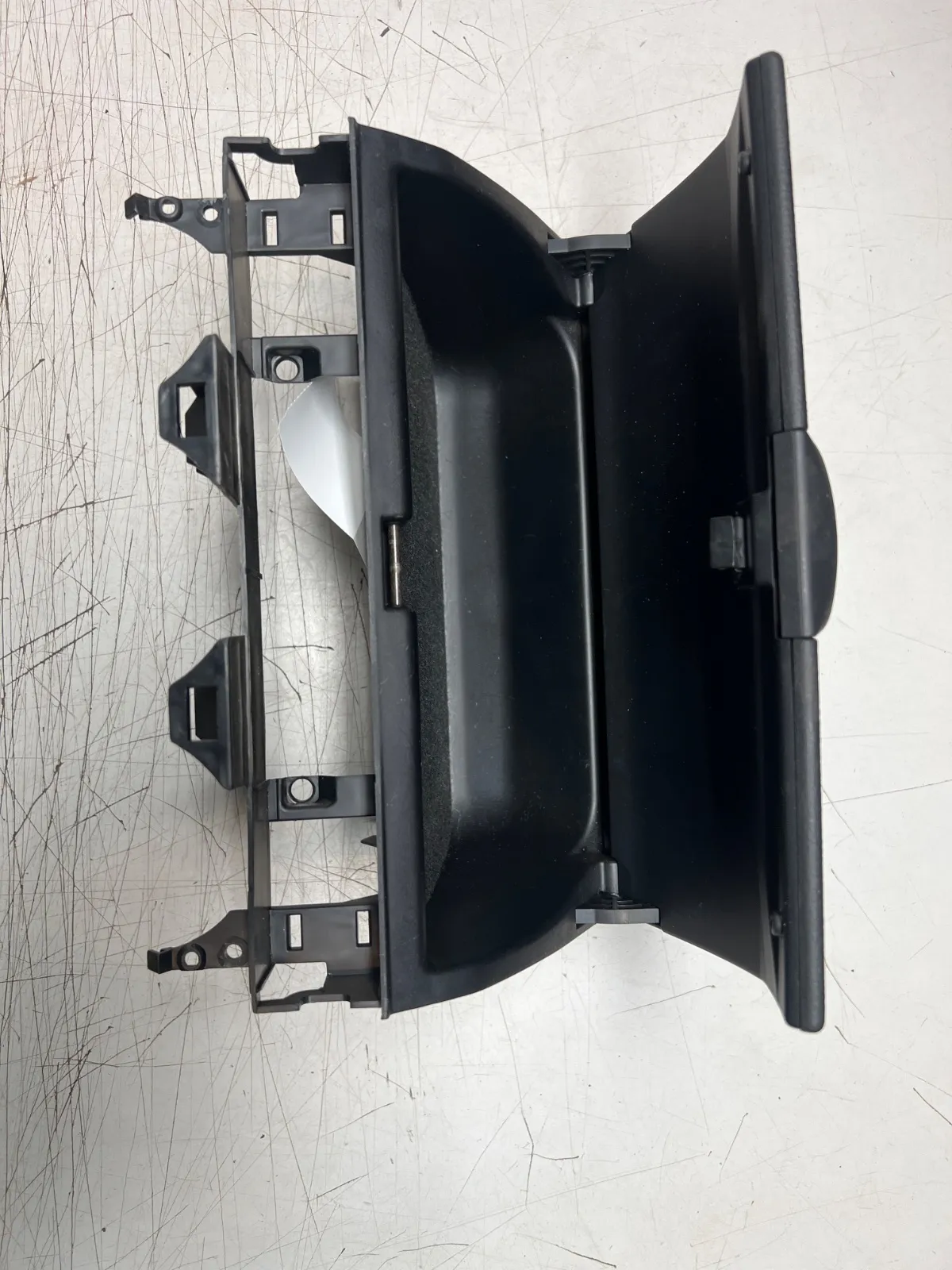 Mazda 6 Instrumentbräda förvaringsfack