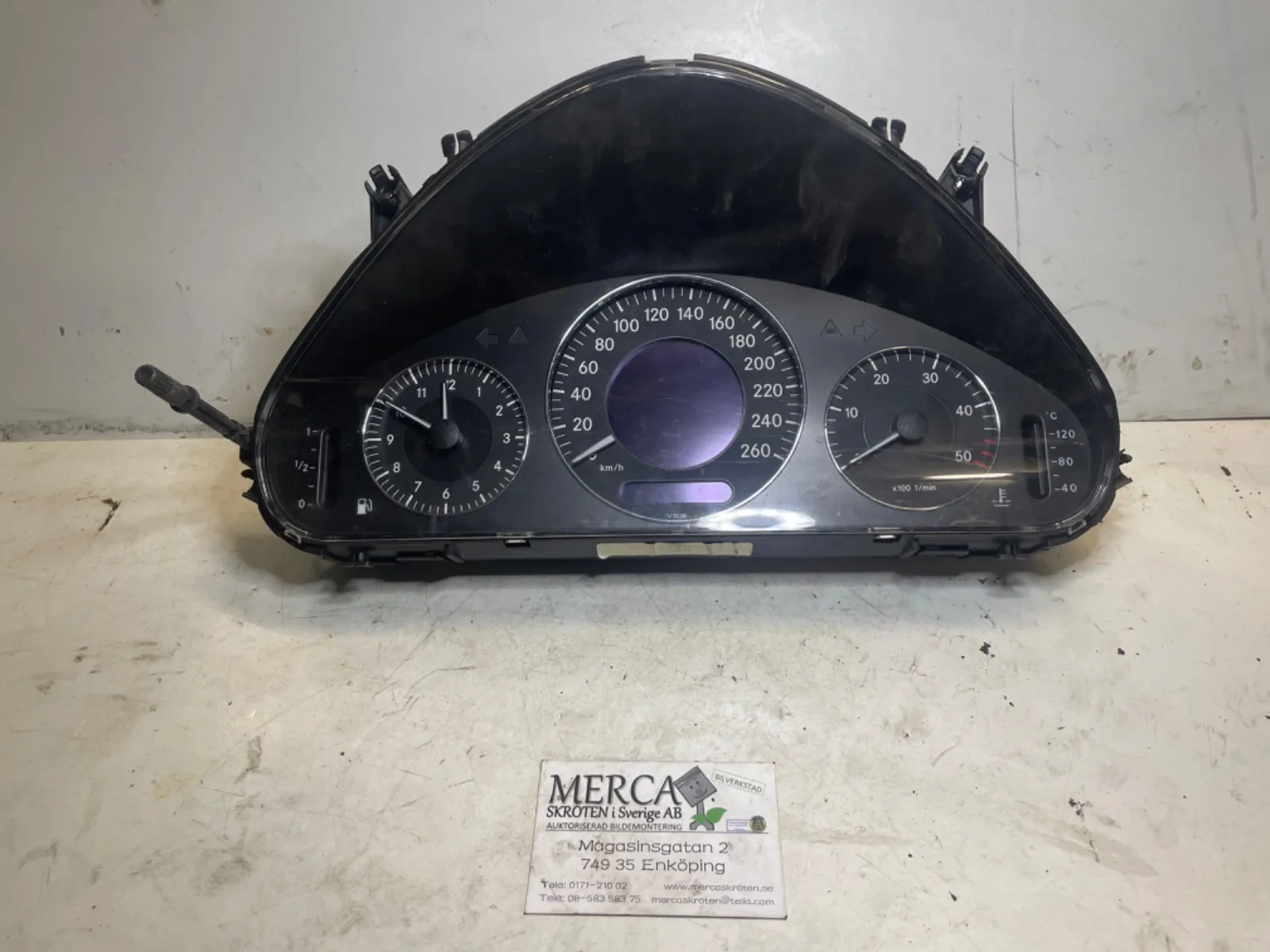 Mercedes-Benz E-klass W211 Instrument komplett mätarhus
