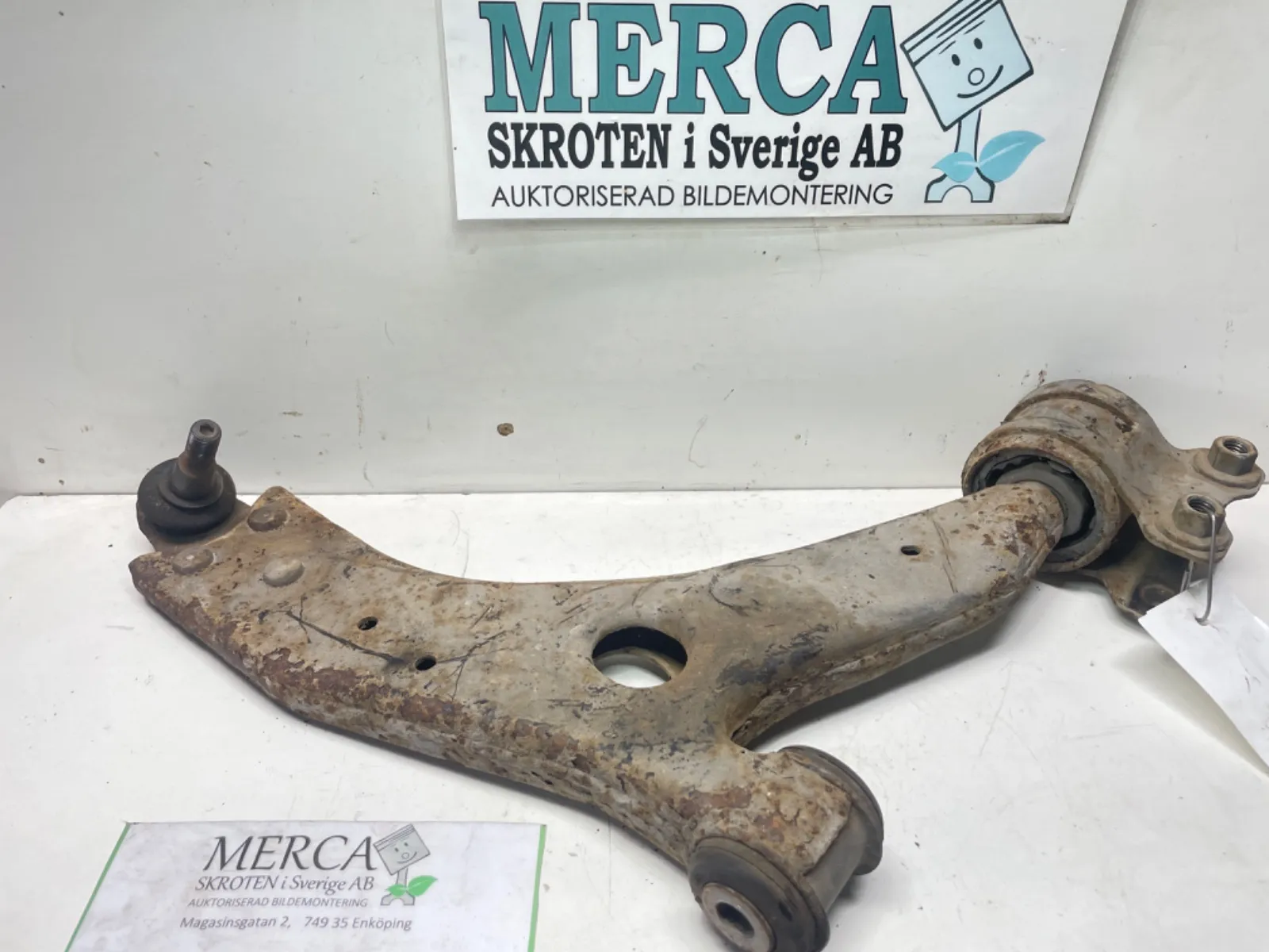 Ford Focus Bärarm fram undre höger