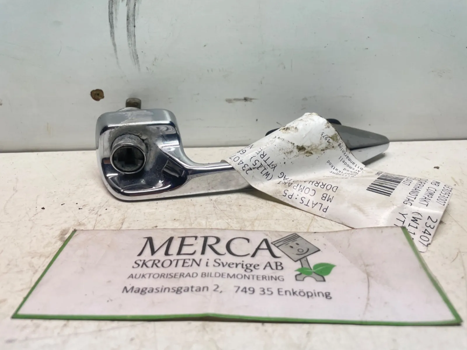 Mercedes-Benz Compakt W115 Dörrhandtag yttre vä vänster