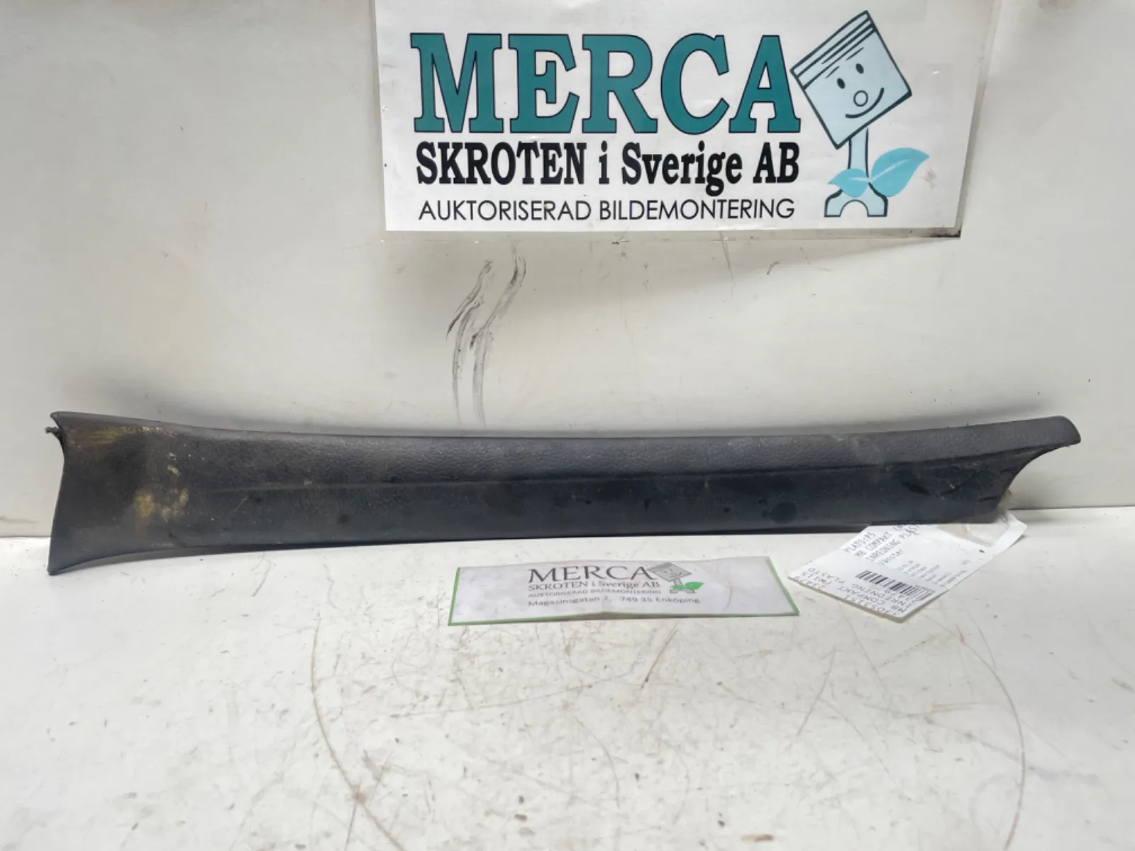 Mercedes-Benz Compakt W115 Inredning plastd.a/b/c stolpe
