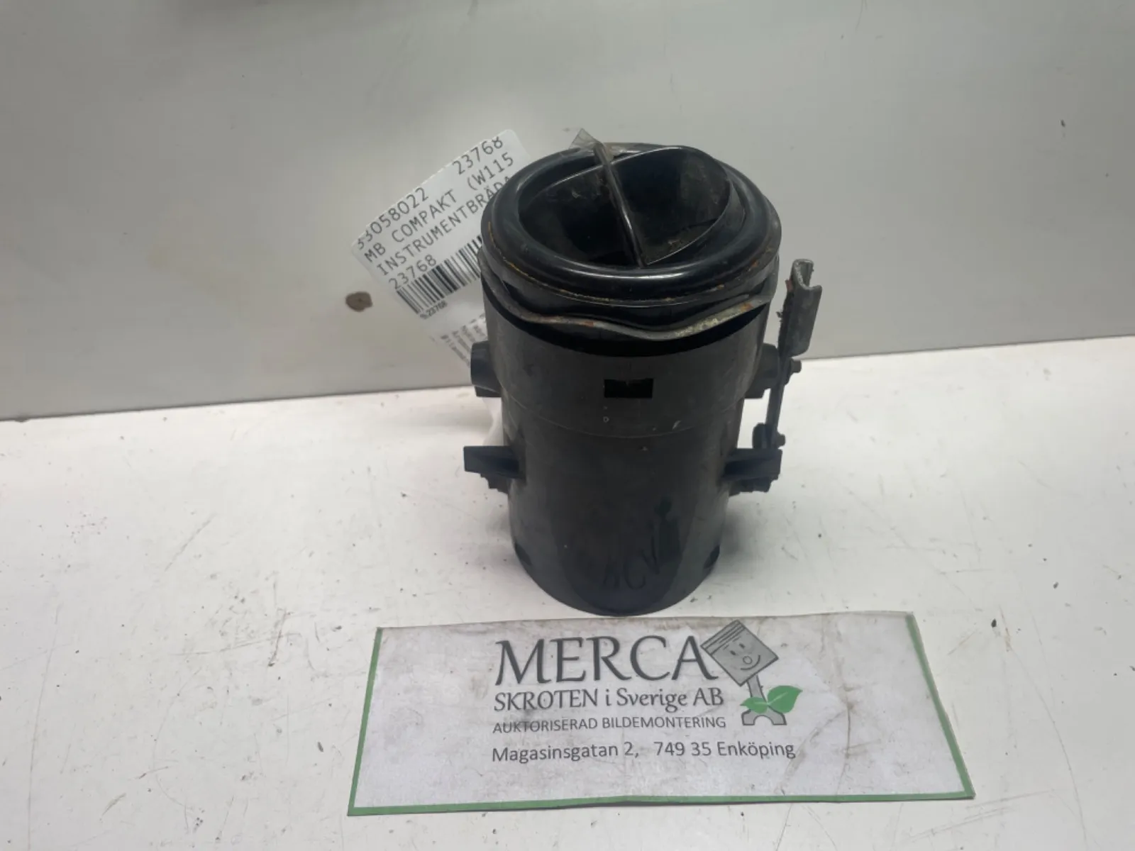 Mercedes-Benz Compakt W115 Instrumentbräda luftutblås