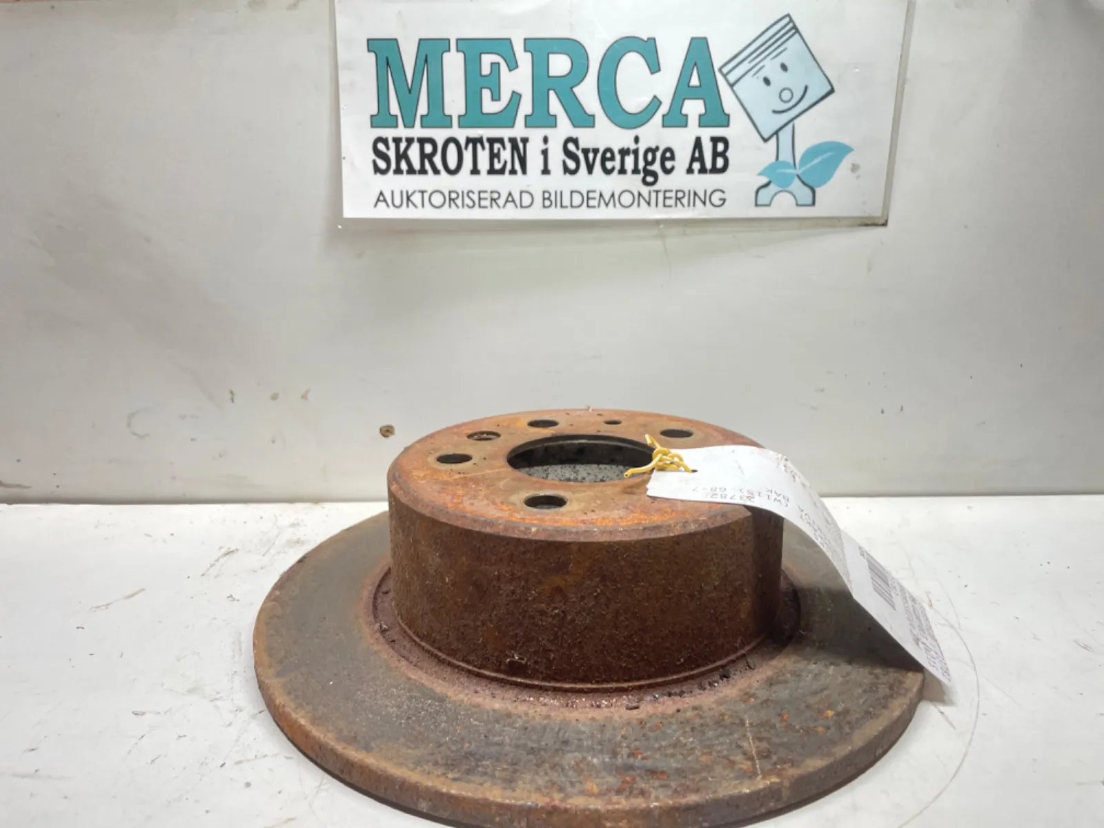 Mercedes-Benz Compakt W115 Bromsskiva bak