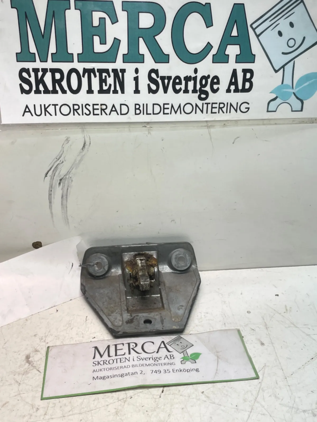 Mercedes-Benz Compakt W115 Låskista baklucka