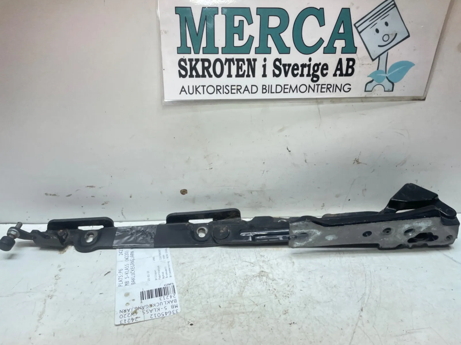 Mercedes-Benz S-klass W220 Bakluckegångjärn hö höger