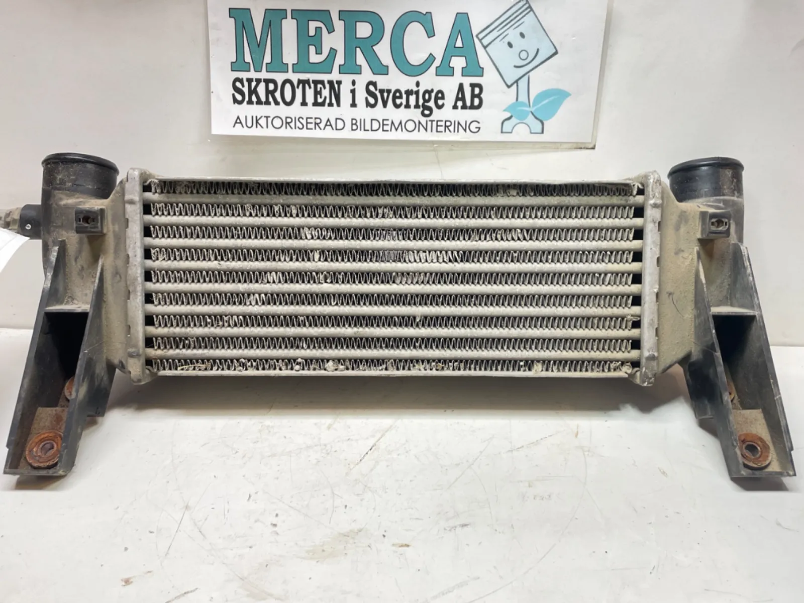 Ford Transit Connect Laddluft/intercooler kyl.
