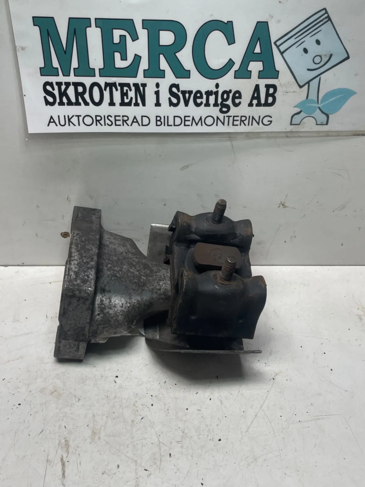 Mercedes-Benz ML 230-500 W163 Motorfäste