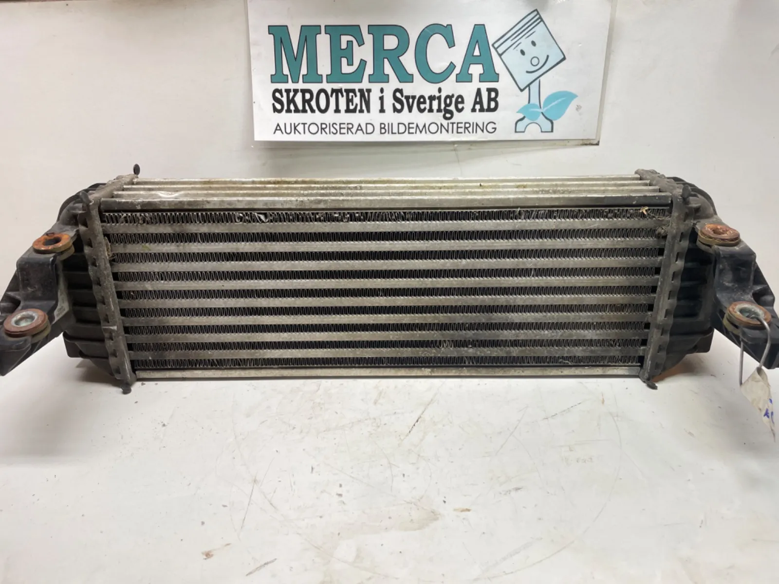 Ford Transit Connect Laddluft/intercooler kyl.