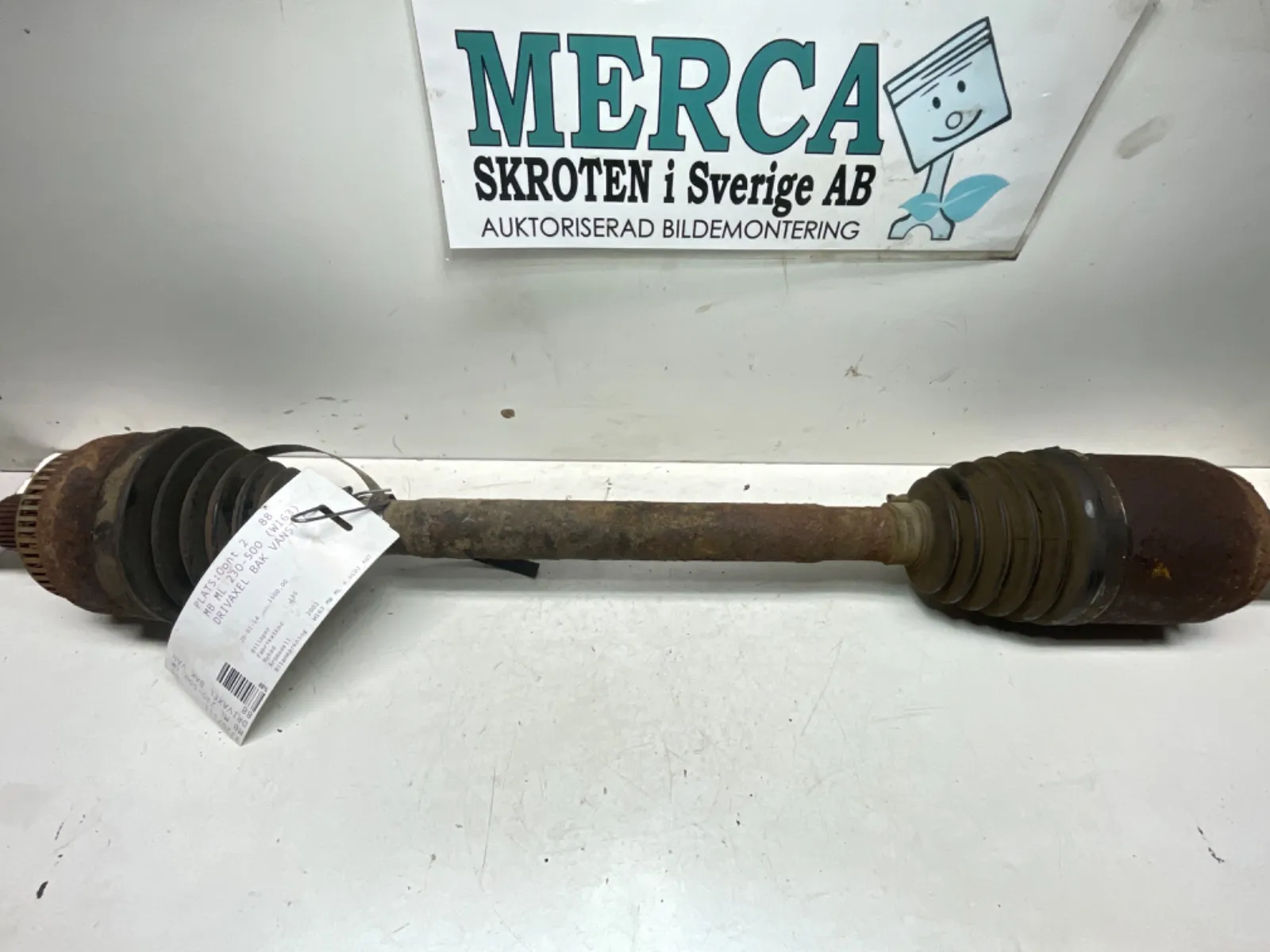 Mercedes-Benz ML 230-500 W163 Drivaxel bak vänster