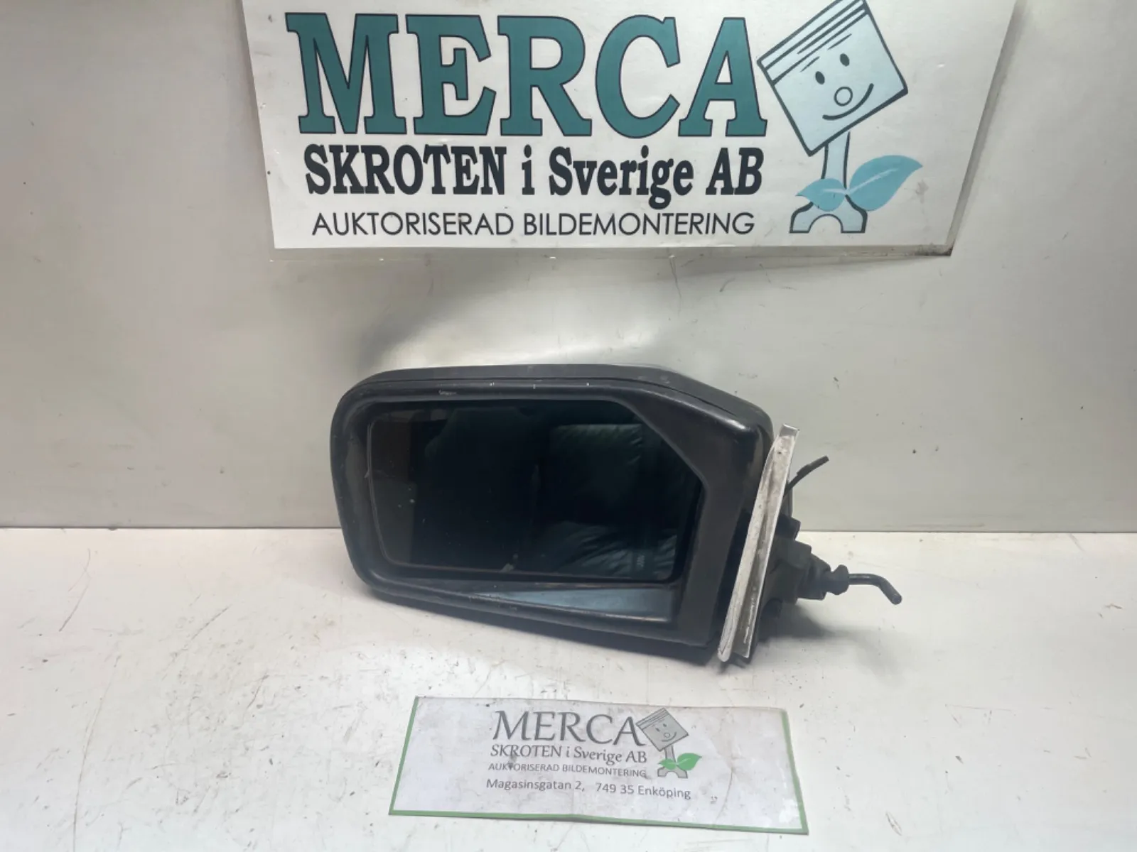 Mercedes-Benz Compakt W115 Spegel yttre justerbar vä vänster