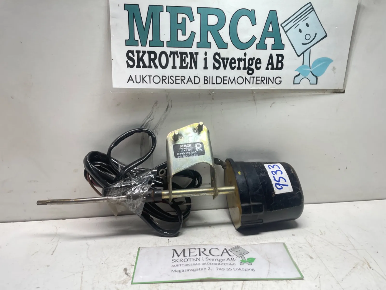Mercedes-Benz 250-280 C/CE 114 Strålkastartork.motor hö höger
