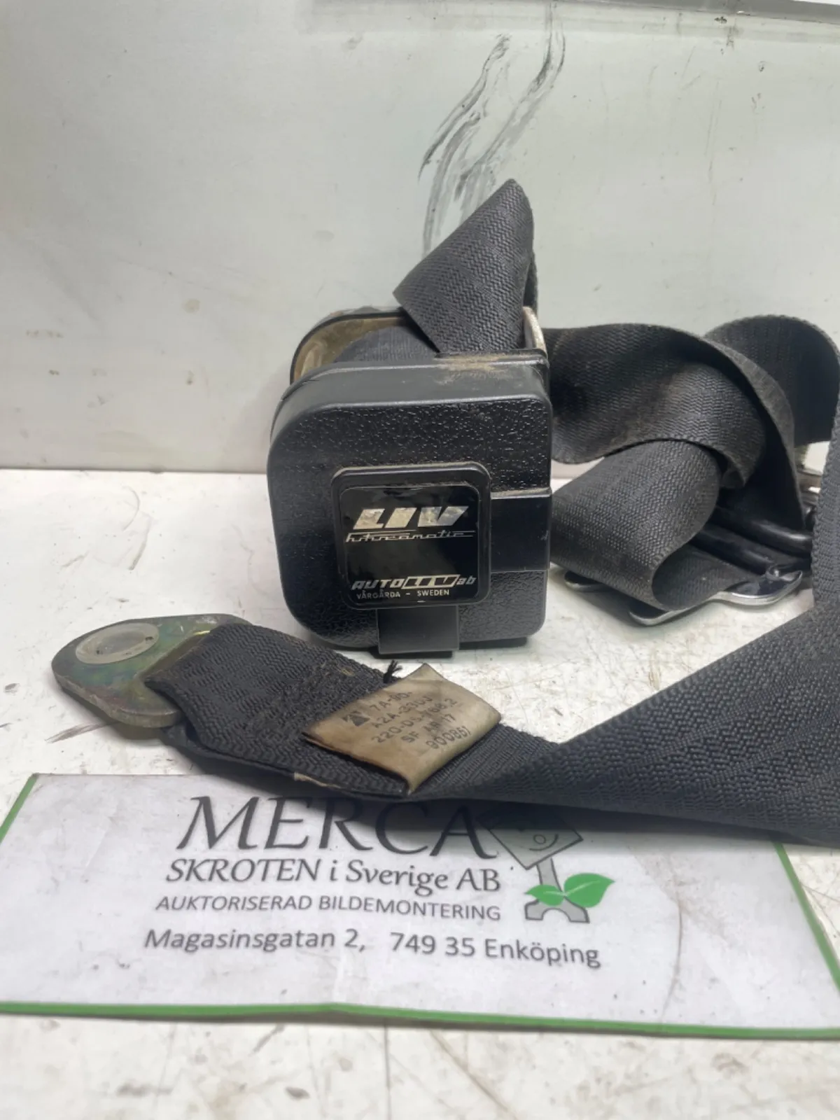 Mercedes-Benz Compakt W115 Säkerhetsbälte fram hö fram höger